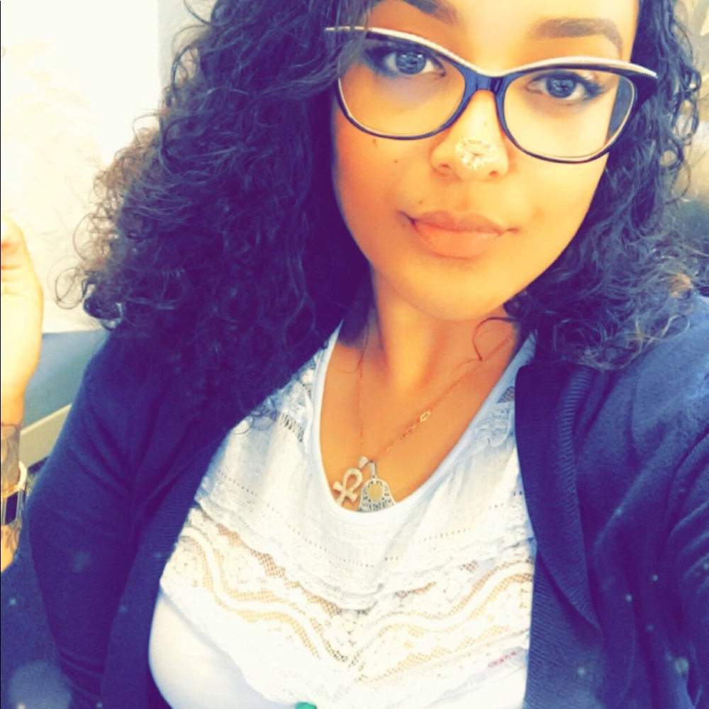 Meet your Posher, Deanna